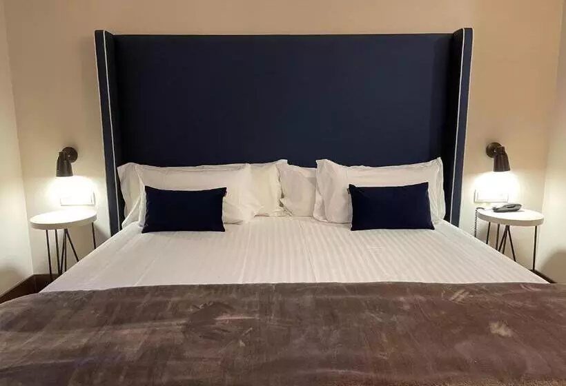 هتل Maria Cristina