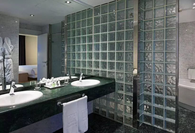 בית מלון כפרי NH Collection Villa De Bilbao