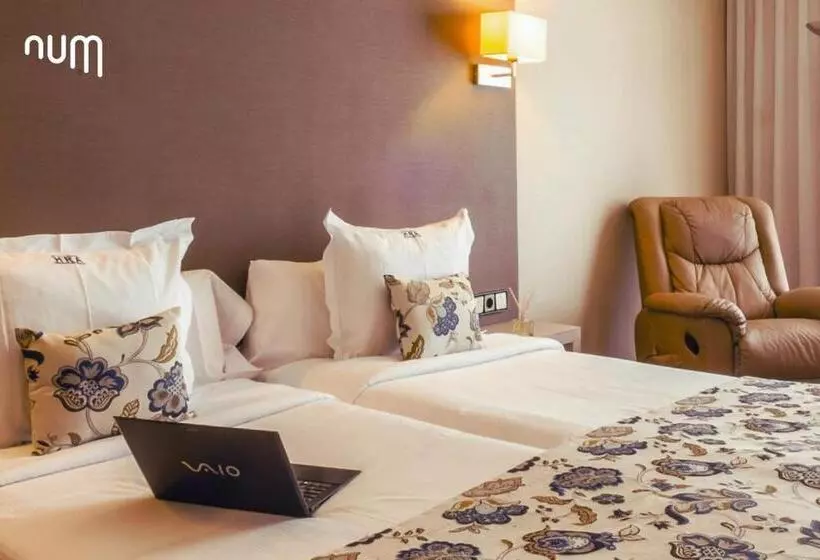 ホテル Num