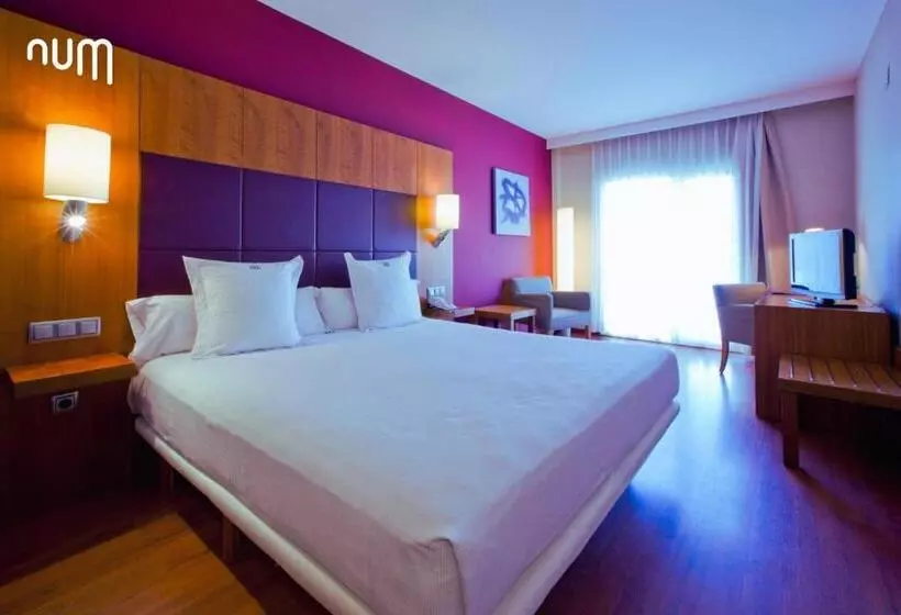ホテル Num