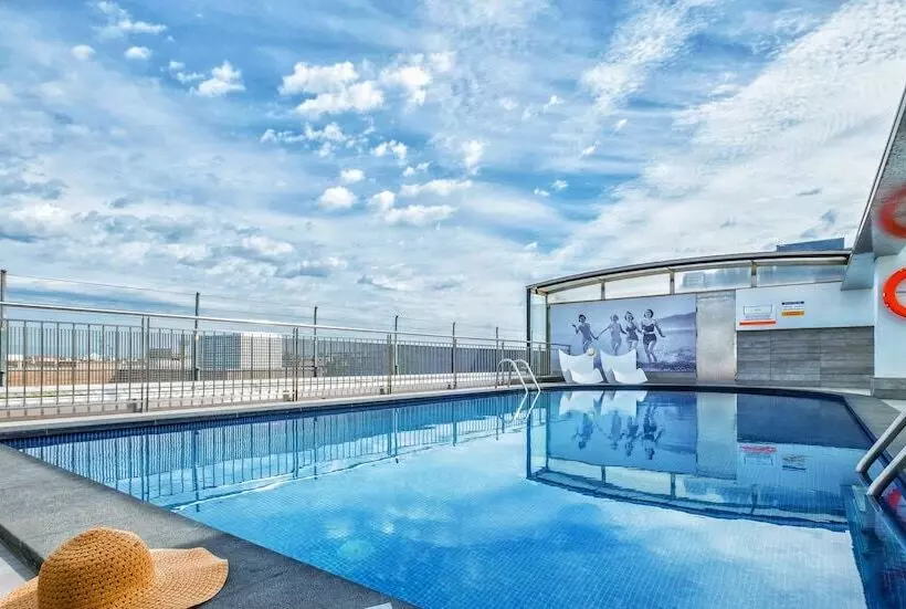 Hotel Num