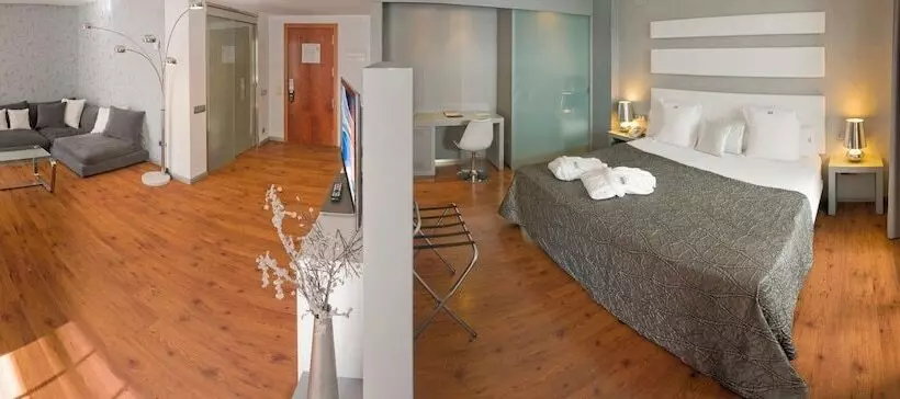 Hotel Num
