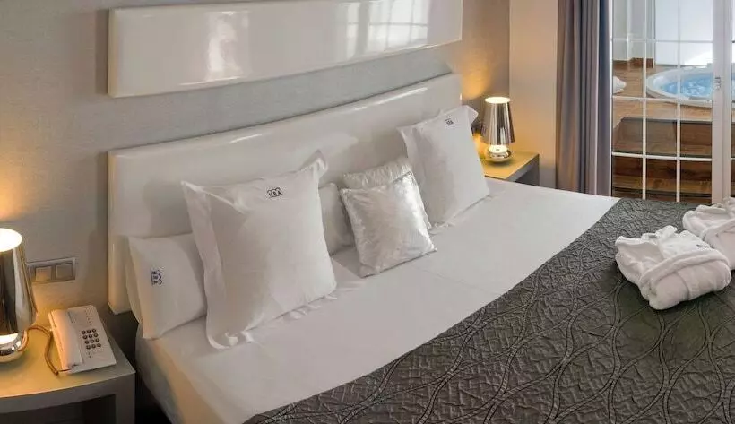 Hotel Num
