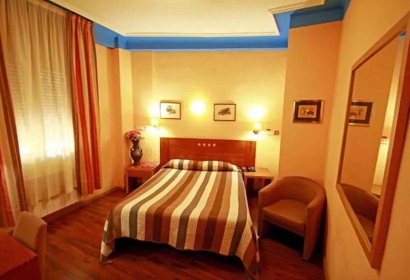 Отель Paris Centro