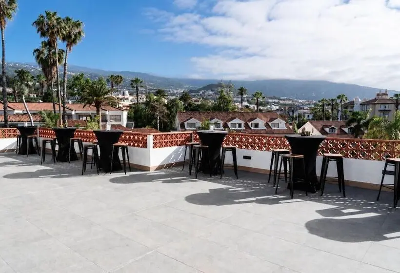 ホテル Radisson Resort & Residences Tenerife