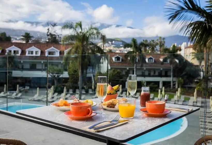 ホテル Radisson Resort & Residences Tenerife