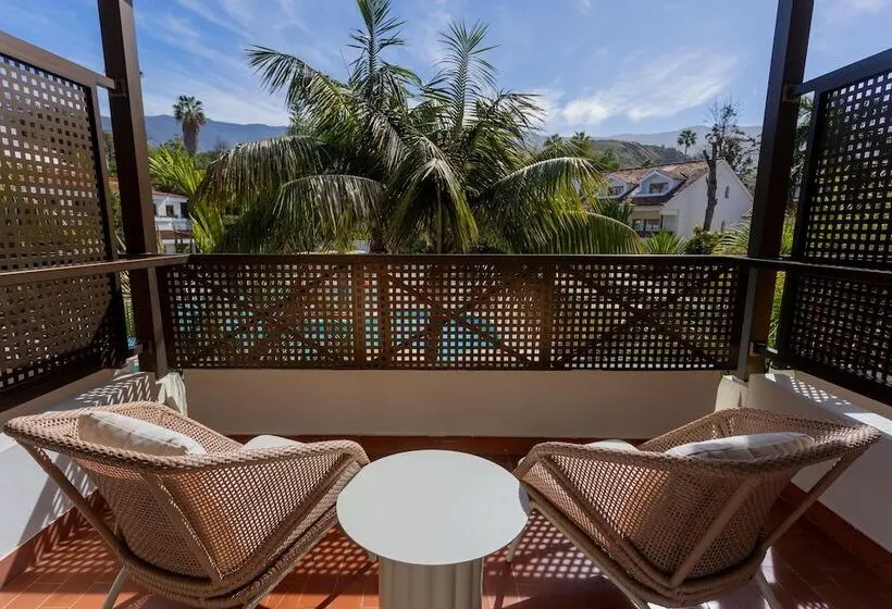 ホテル Radisson Resort & Residences Tenerife