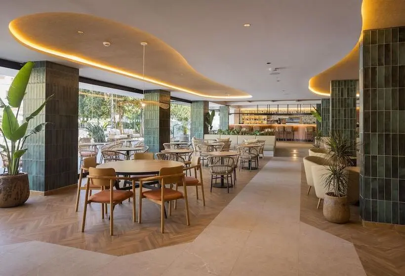 ホテル Radisson Resort & Residences Tenerife