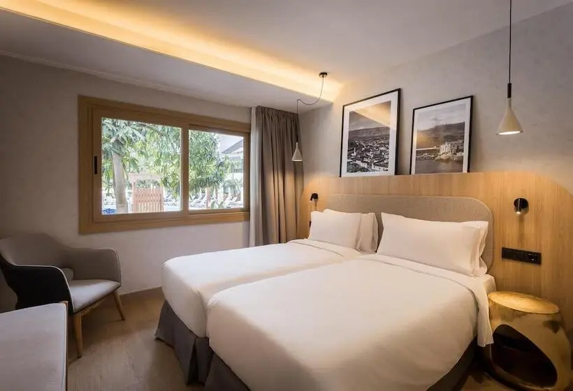 ホテル Radisson Resort & Residences Tenerife