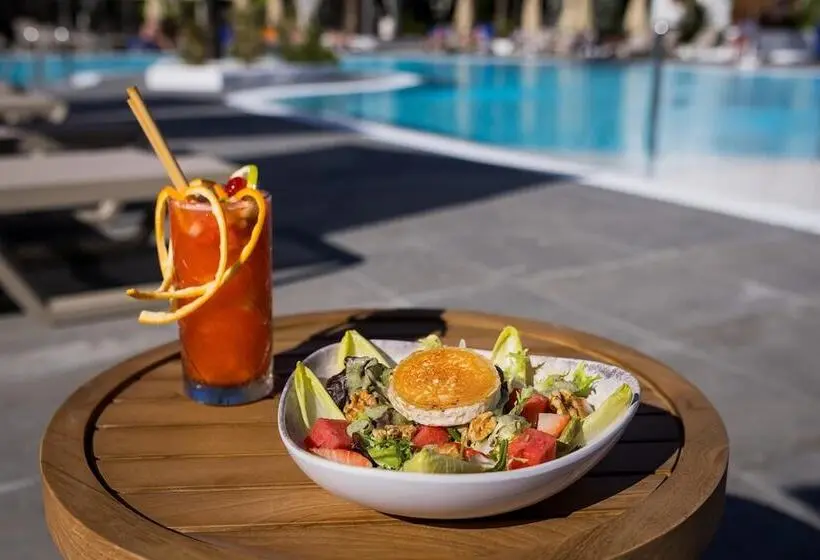 ホテル Radisson Resort & Residences Tenerife