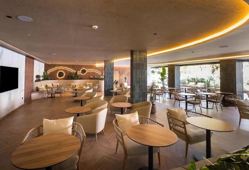 ホテル Radisson Resort & Residences Tenerife