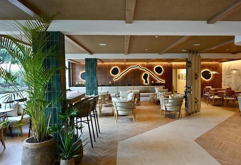 ホテル Radisson Resort & Residences Tenerife
