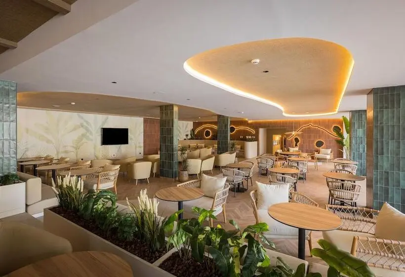 ホテル Radisson Resort & Residences Tenerife
