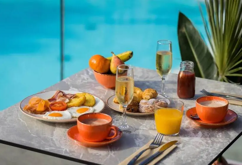 ホテル Radisson Resort & Residences Tenerife