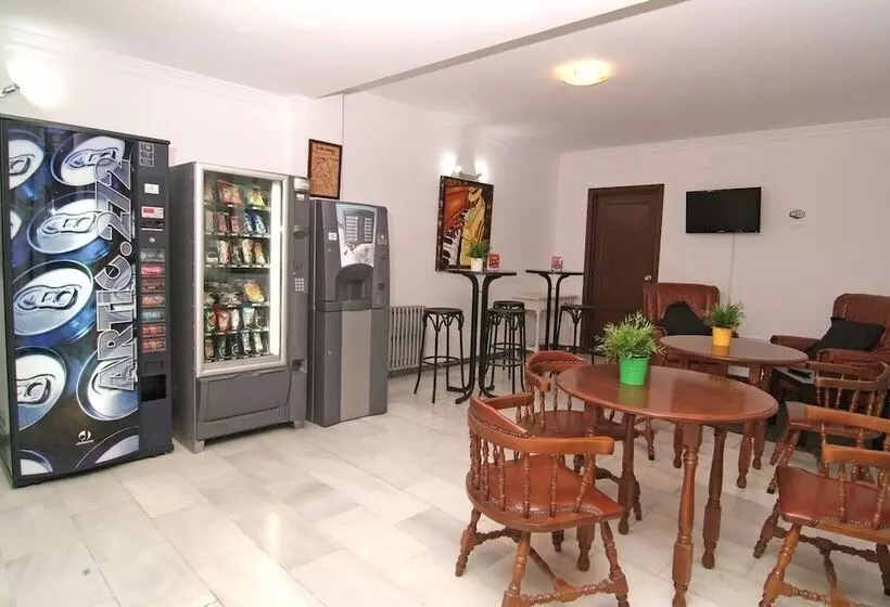 فندق Virgen De Los Reyes