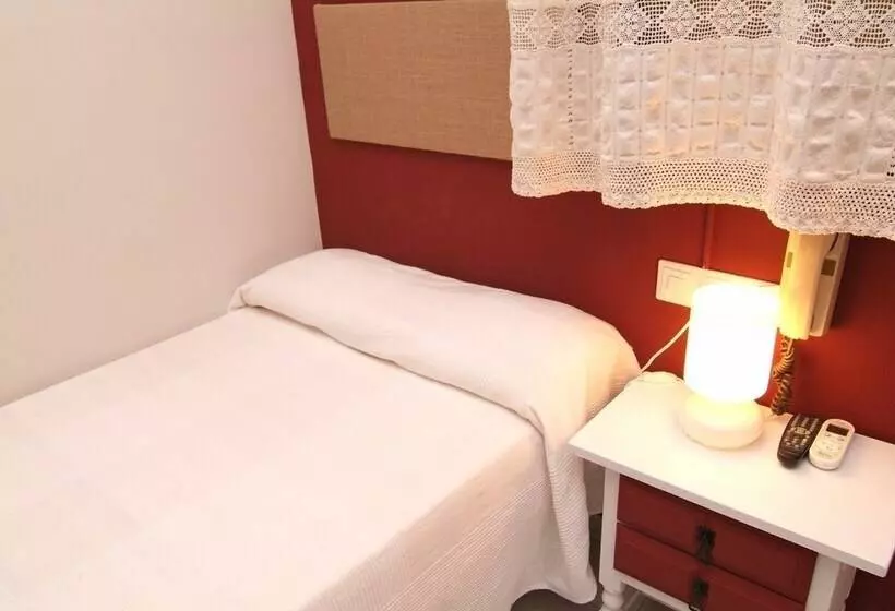 فندق Virgen De Los Reyes