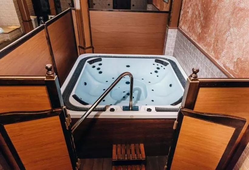 Rigat Park & Spa Hotel   Adults Recommended