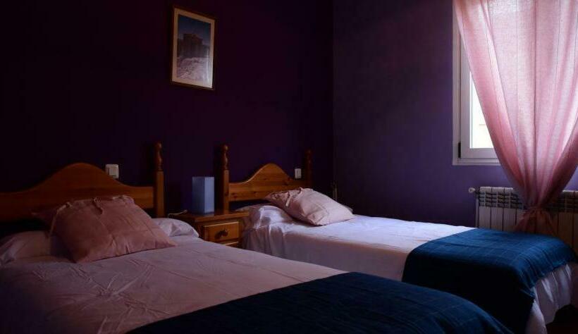 Общежитие Hostal Hoces Del Duraton