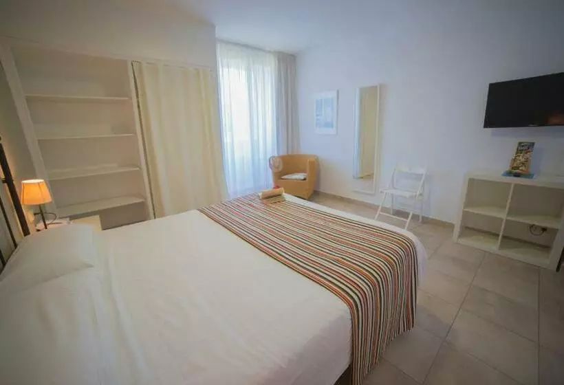 Casa Del Mar Hotel & Apartaments