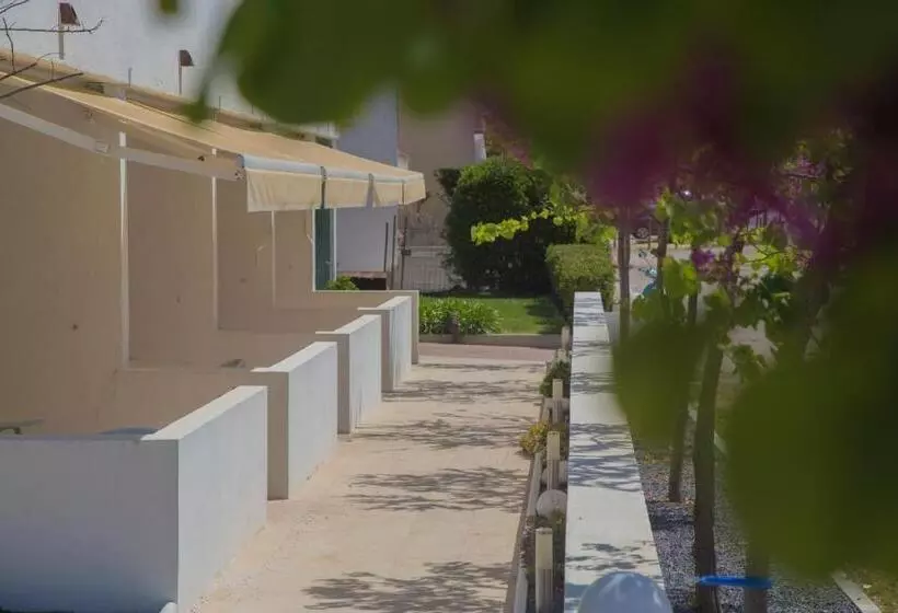 Casa Del Mar Hotel & Apartaments