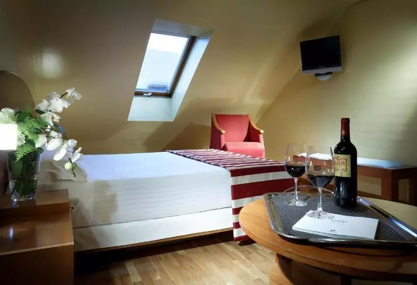 Exe Hotel El Magistral