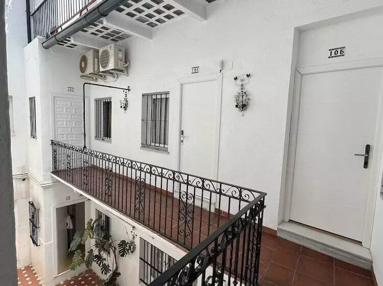 Hotelli Hostal Atenas