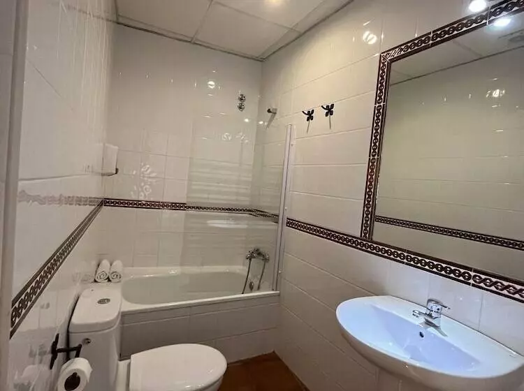 Hotelli Hostal Atenas
