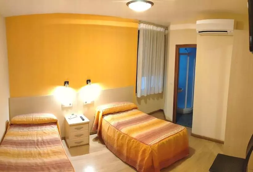فندق Hostal Hispanico I