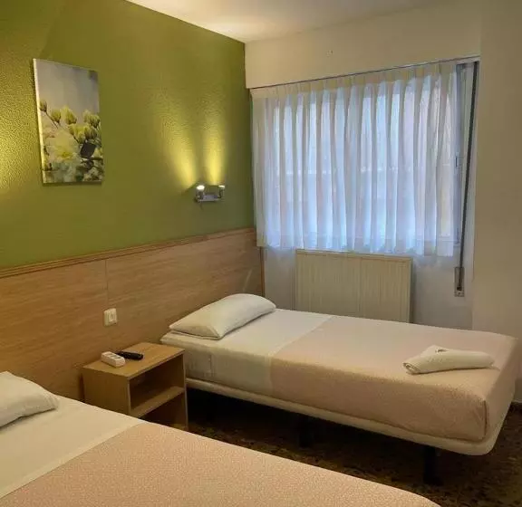 Hotel Hostal Milmarcos