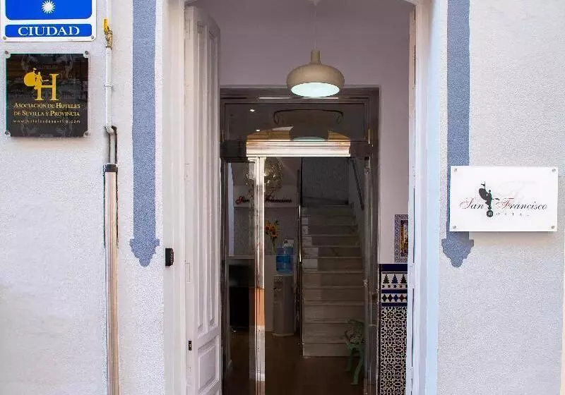 هتل Hostal San Francisco