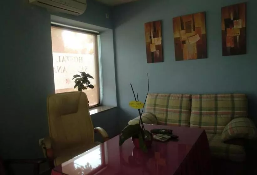 ホテル Hostal Santa Ana