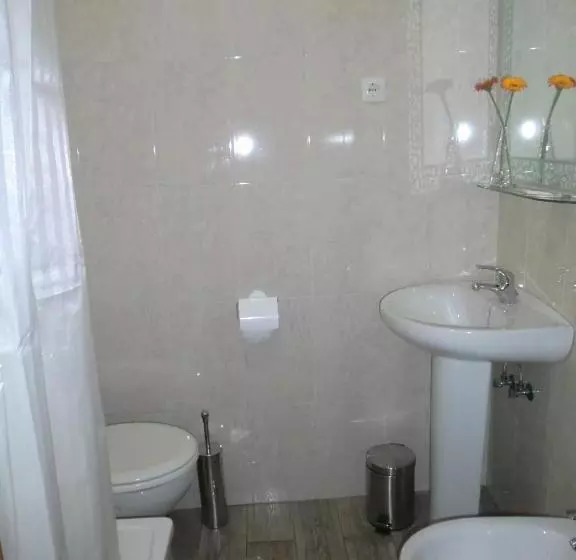 ホテル Hostal Santa Ana