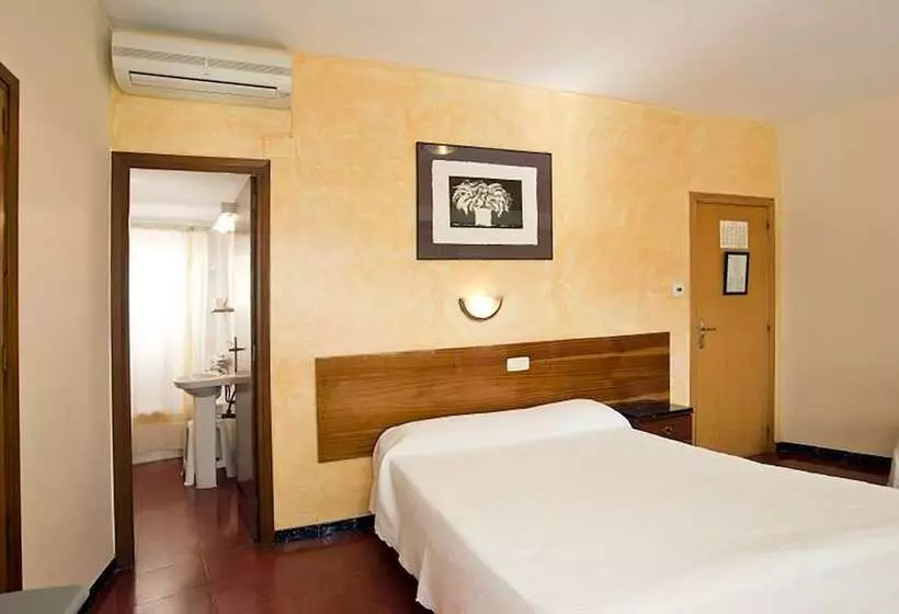 호텔 Hostal Tropical