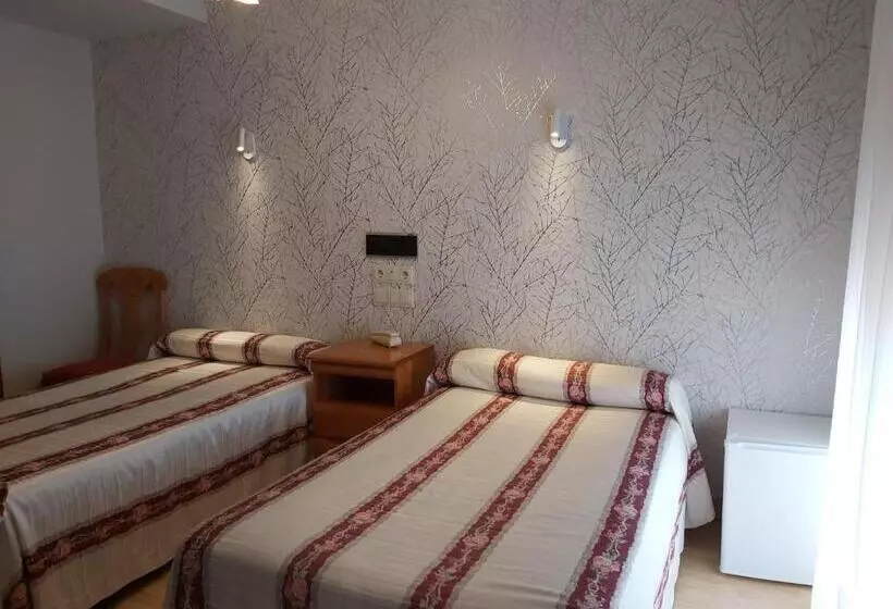 Отель Hostal Virgen Del Villar