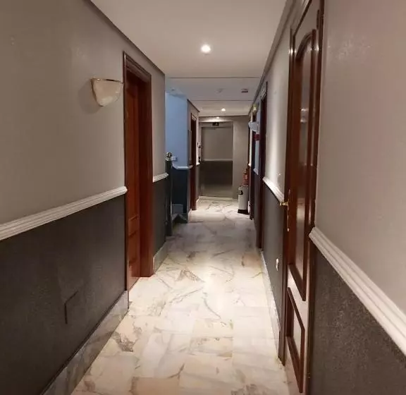 Отель Hostal Virgen Del Villar