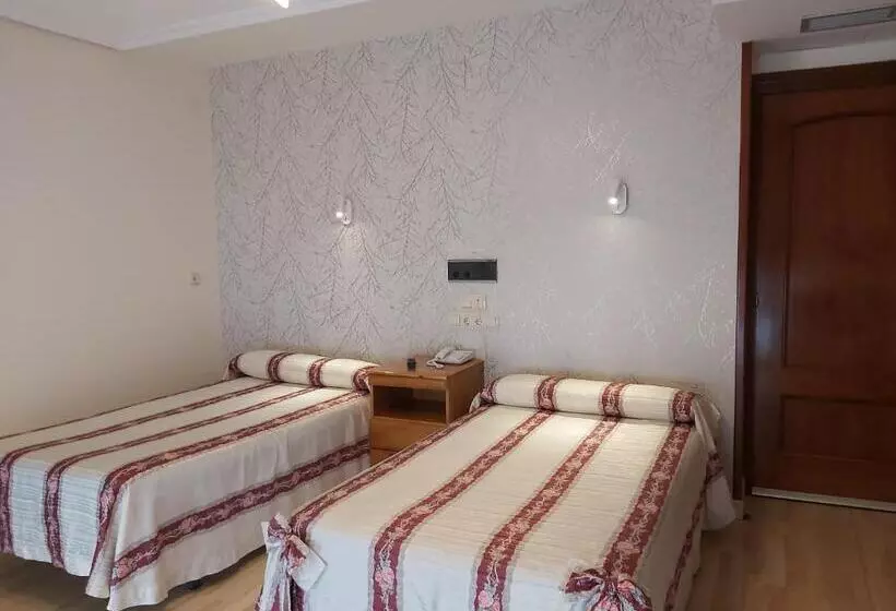 Отель Hostal Virgen Del Villar