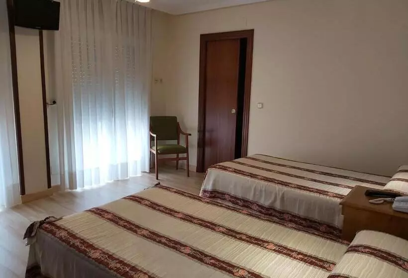 Отель Hostal Virgen Del Villar