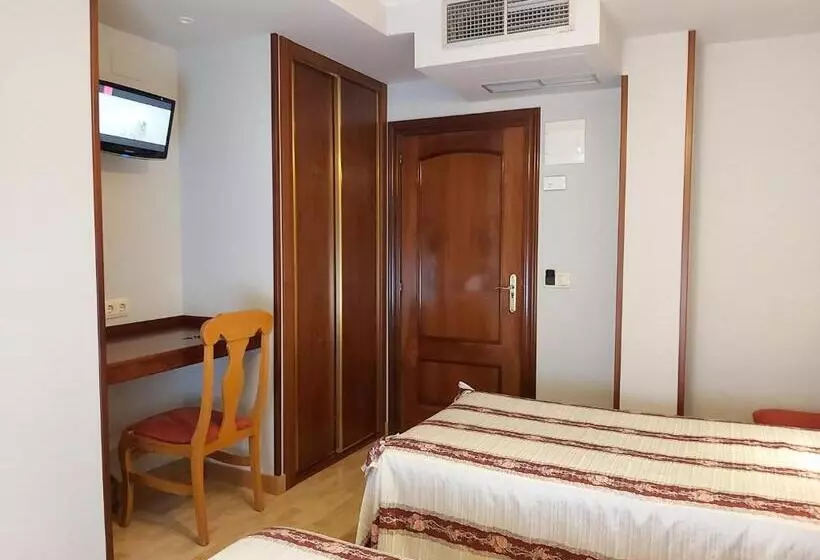 Отель Hostal Virgen Del Villar