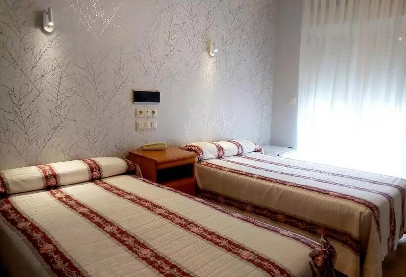 Отель Hostal Virgen Del Villar