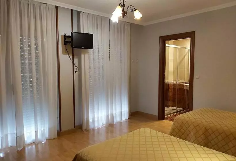 Отель Hostal Virgen Del Villar