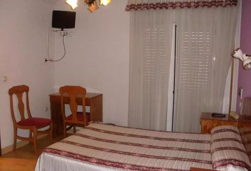 Отель Hostal Virgen Del Villar