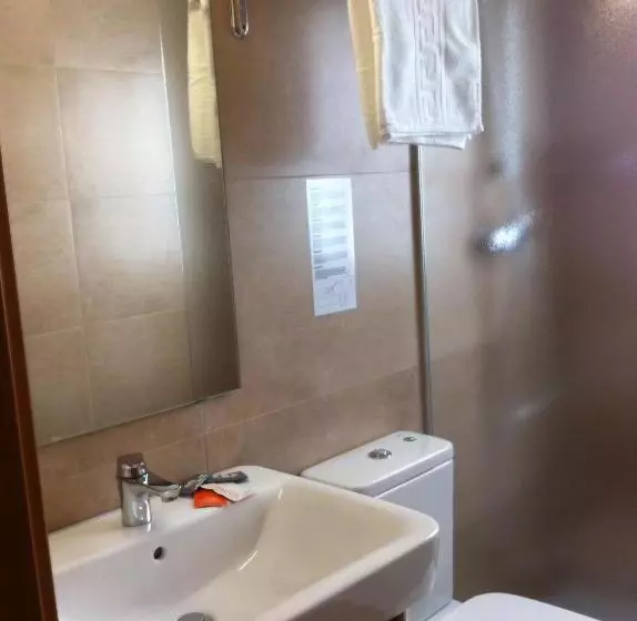 בית מלון כפרי Mediterrani Express