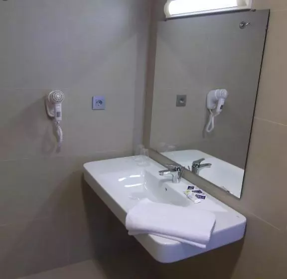 בית מלון כפרי Mediterrani Express