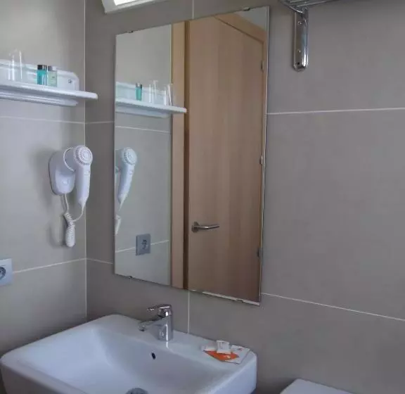 בית מלון כפרי Mediterrani Express