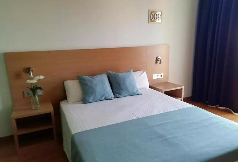 בית מלון כפרי Mediterrani Express