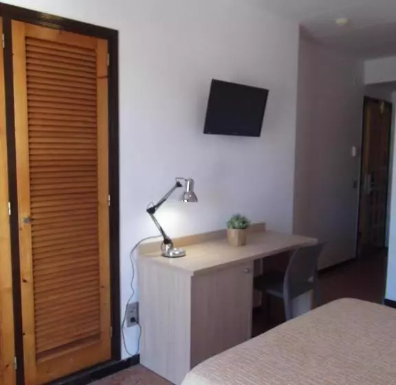 בית מלון כפרי Mediterrani Express