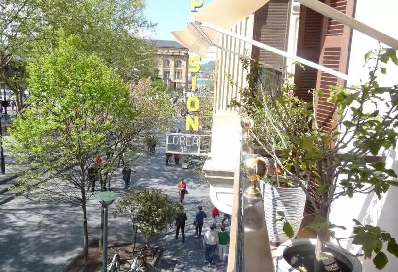 פונדק Pension Lorea