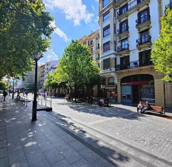 פונדק Pension Lorea