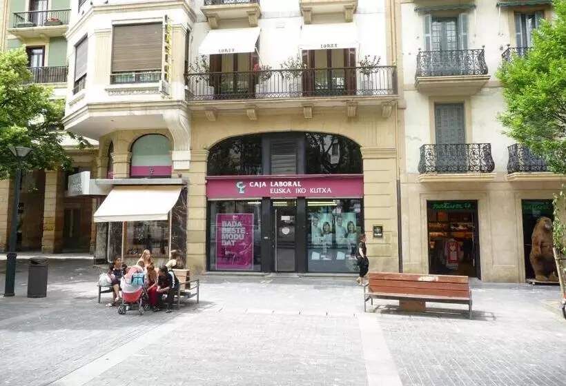 פונדק Pension Lorea