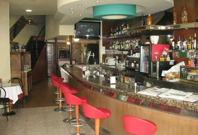 Отель Hostal Casais